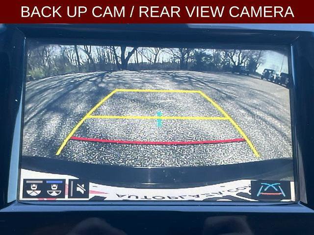 Used 2018 Toyota Camry SE w/ Convenience Package FWD image 9