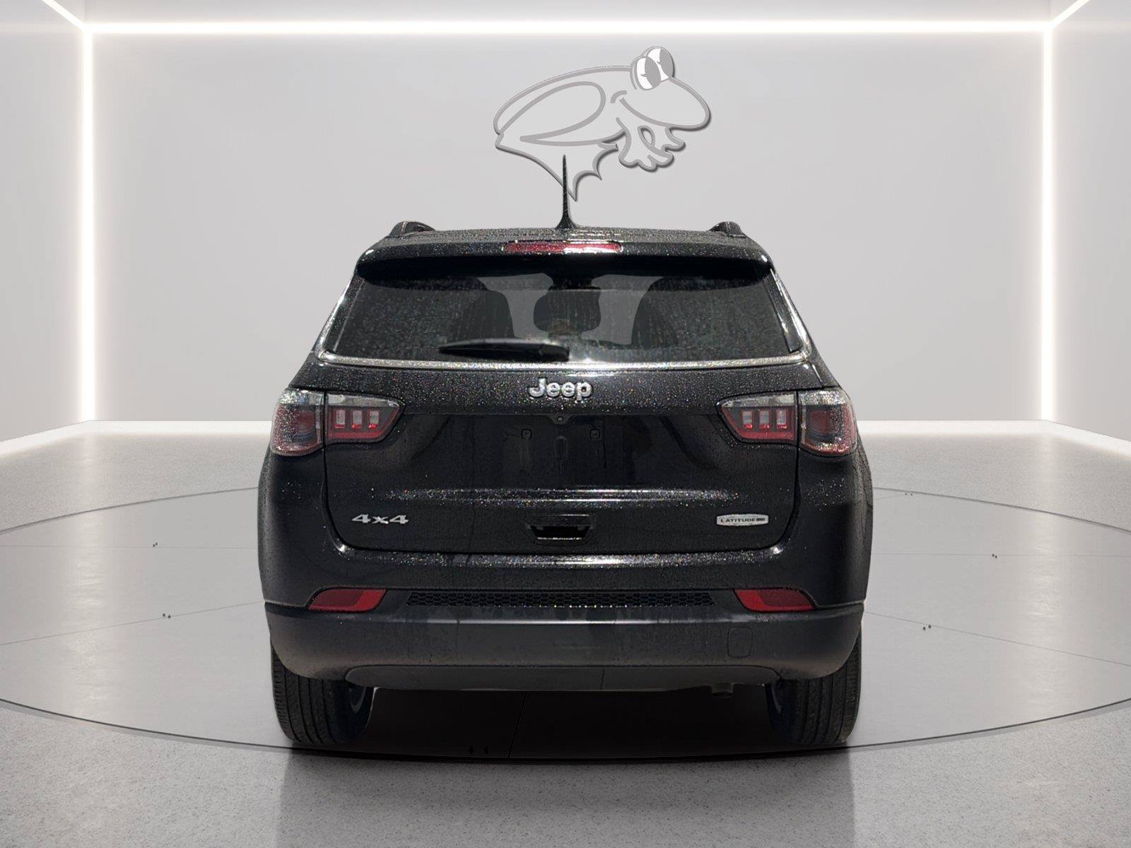 Used 2022 Jeep Compass Latitude w/ Sun and Sound Group AWD/4WD image 4