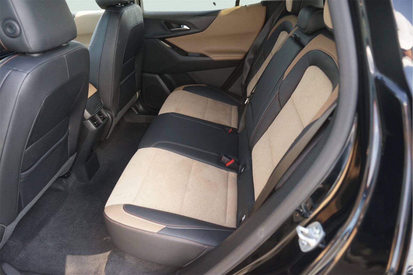 Used 2025 Chevrolet Equinox ACTIV FWD image 12