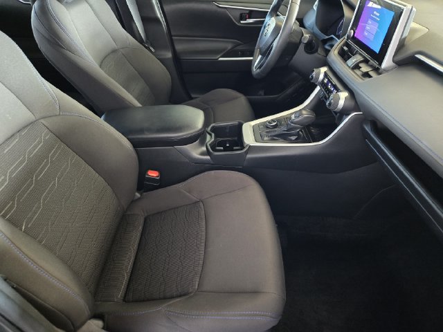 Used 2023 Toyota RAV4 SE AWD/4WD image 16