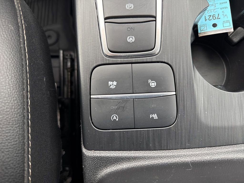 Certified 2022 Ford Escape Titanium w/ Titanium Elite Package image 32