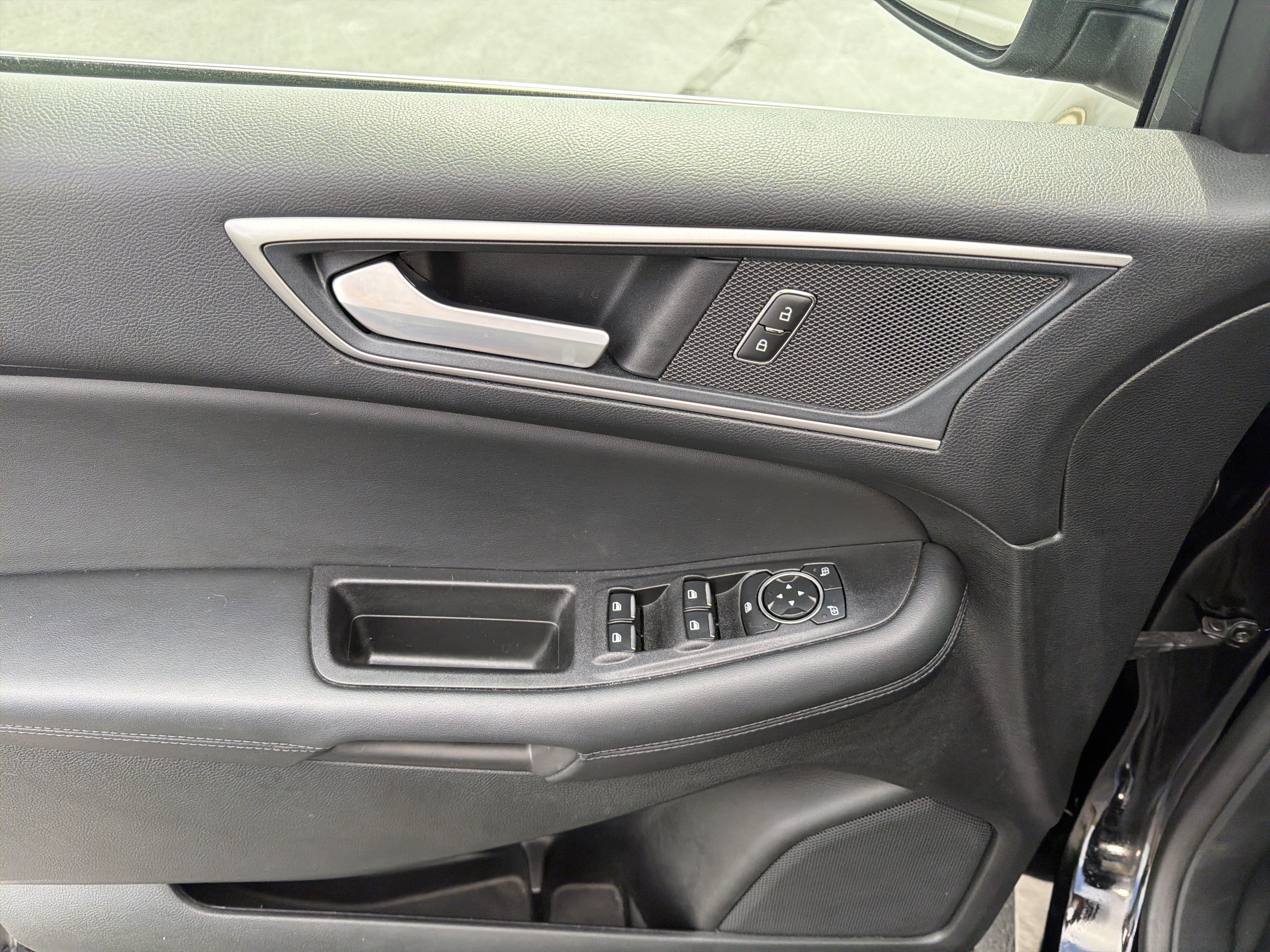 Certified 2024 Ford Edge SEL w/ Convenience Package AWD/4WD image 23