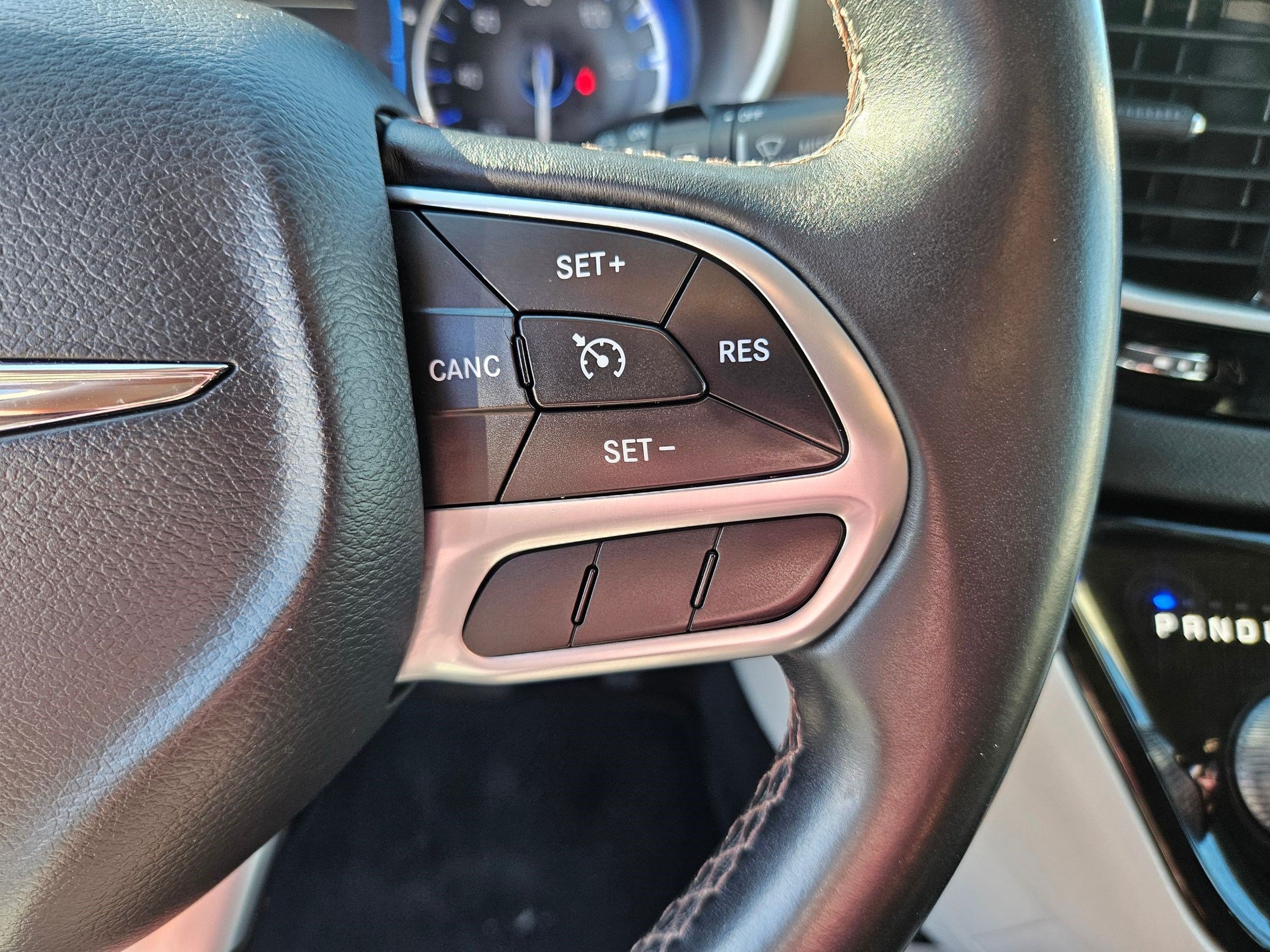 Used 2017 Chrysler Pacifica Touring-L FWD image 20