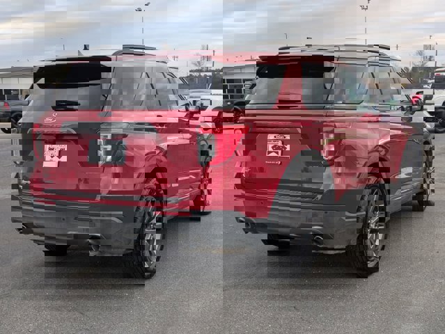 Certified 2022 Ford Explorer XLT w/ Equipment Group 202A image 4