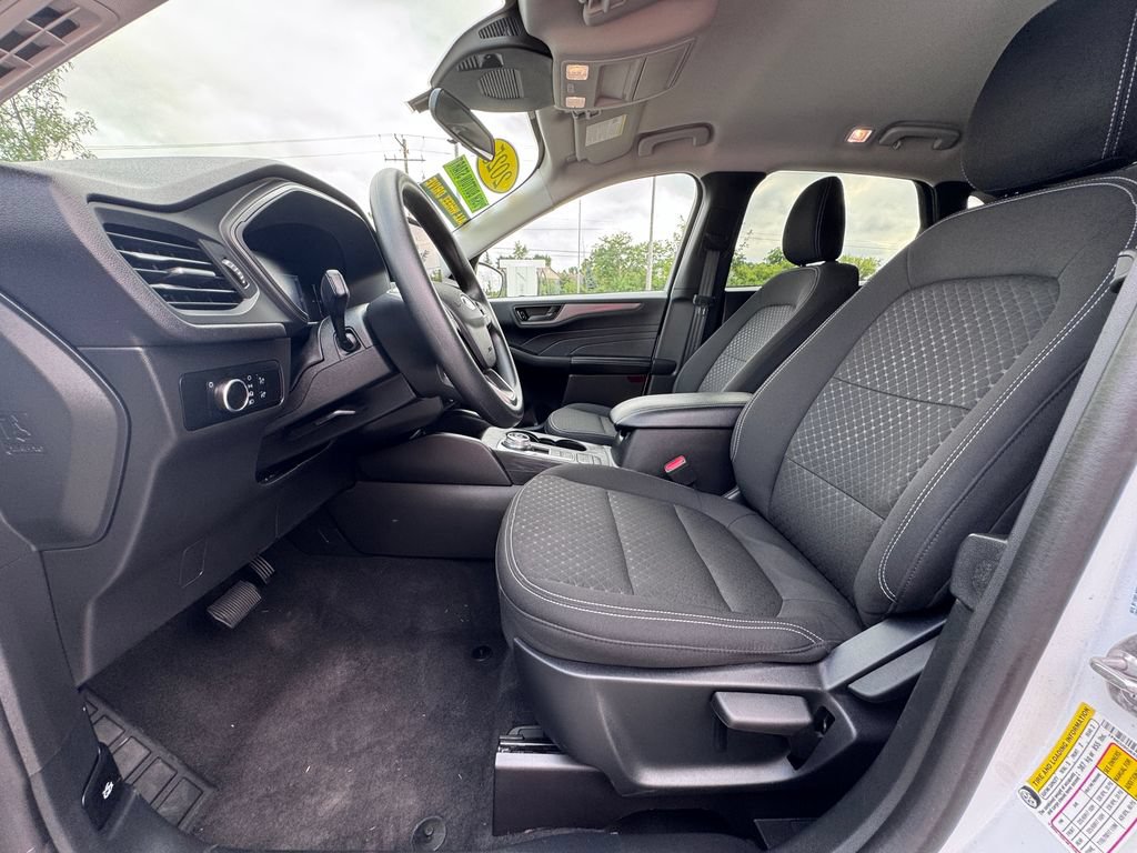 Certified 2025 Ford Escape Active AWD/4WD image 10