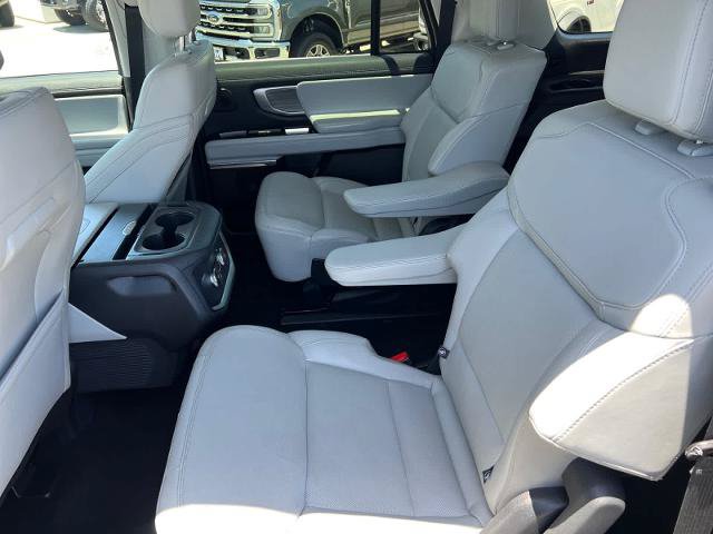 Certified 2025 Ford Expedition Max Platinum w/ Driver's Package AWD/4WD image 21