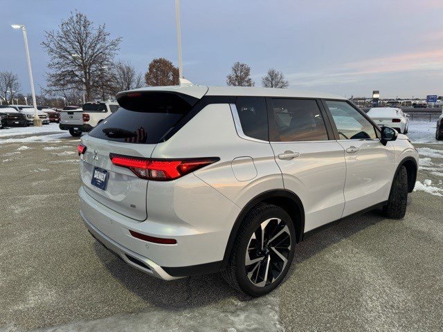 Used 2024 Mitsubishi Outlander SE image 7