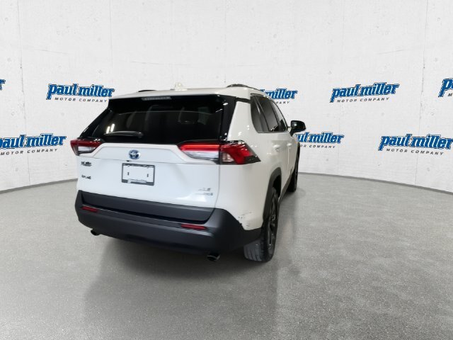 Used 2022 Toyota RAV4 XLE Premium AWD/4WD image 10