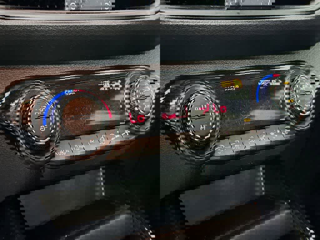 Used 2024 Kia Forte GT-Line image 20