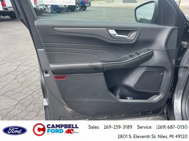 Certified 2025 Ford Escape SE FWD image 23