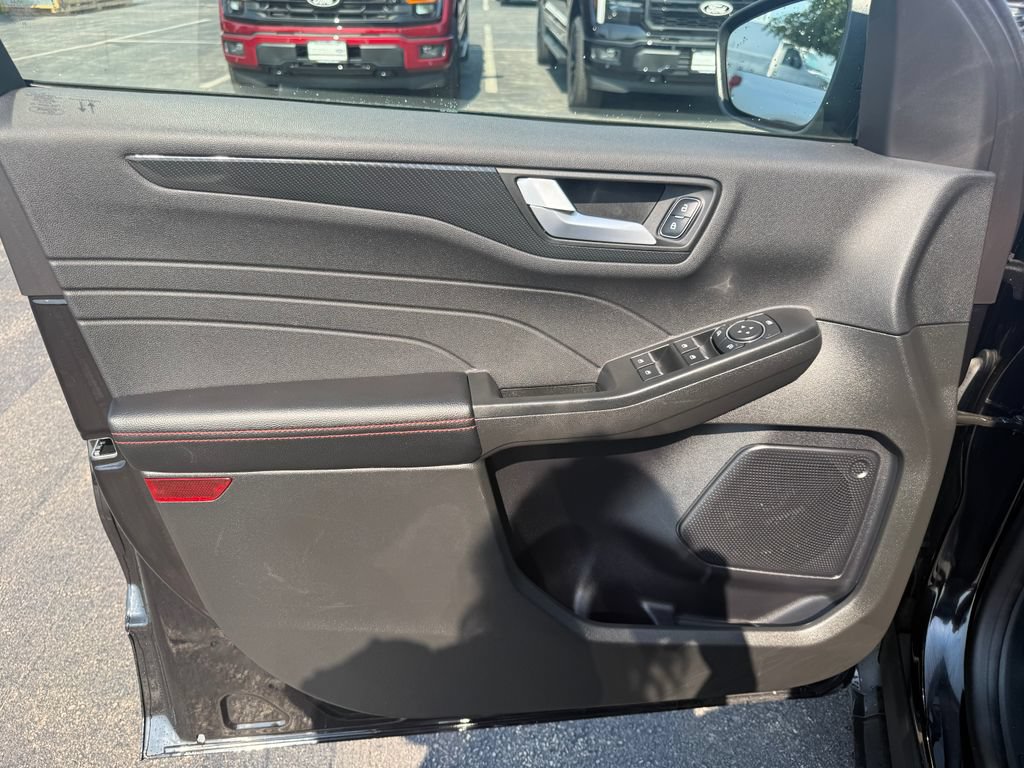 Certified 2023 Ford Escape ST-Line w/ Tech Pack #1 FWD image 12
