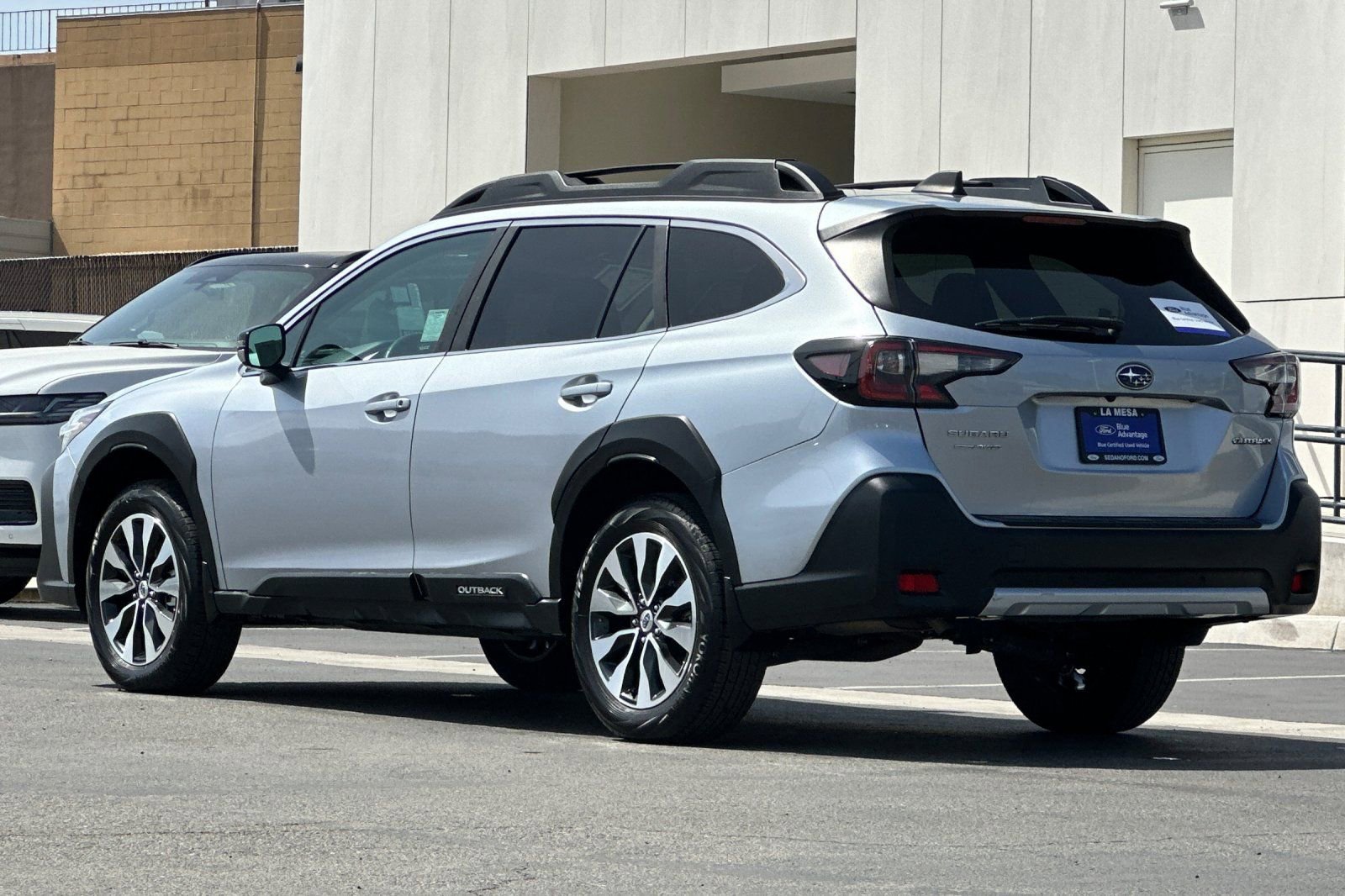 Used 2023 Subaru Outback Limited AWD/4WD image 5