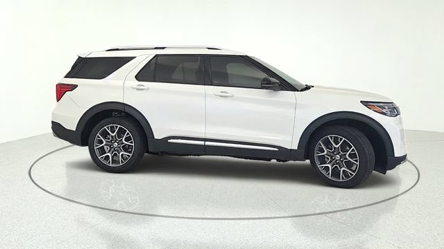 Certified 2025 Ford Explorer Platinum w/ Ultimate Package AWD/4WD image 7
