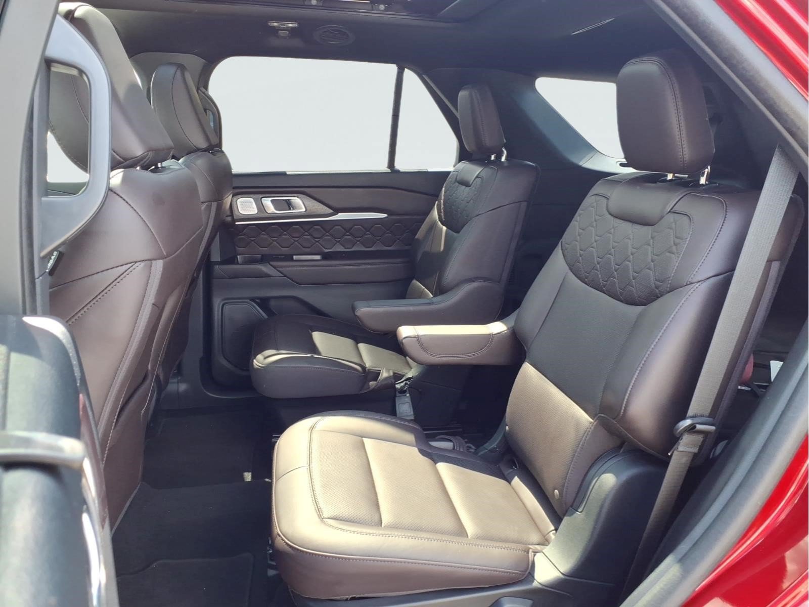 Certified 2025 Ford Explorer Platinum w/ Ultimate Package AWD/4WD image 16