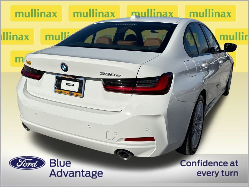 Used 2023 BMW 330e w/ Premium Package video 3