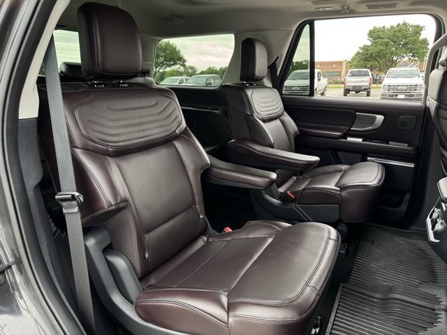 Certified 2025 Ford Expedition Platinum w/ Platinum Ultimate Package image 32