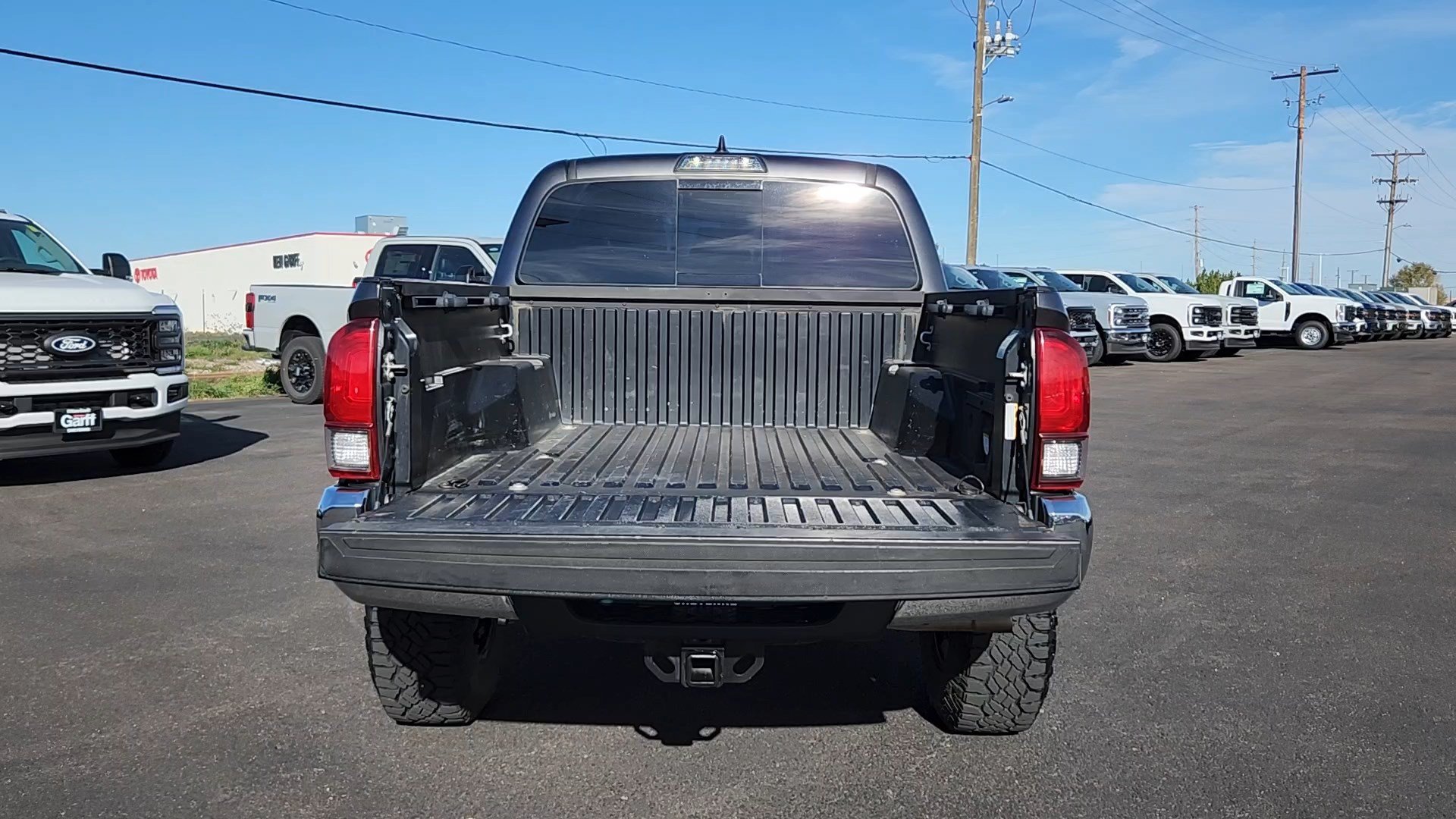 Used 2019 Toyota Tacoma TRD Off-Road AWD/4WD image 18