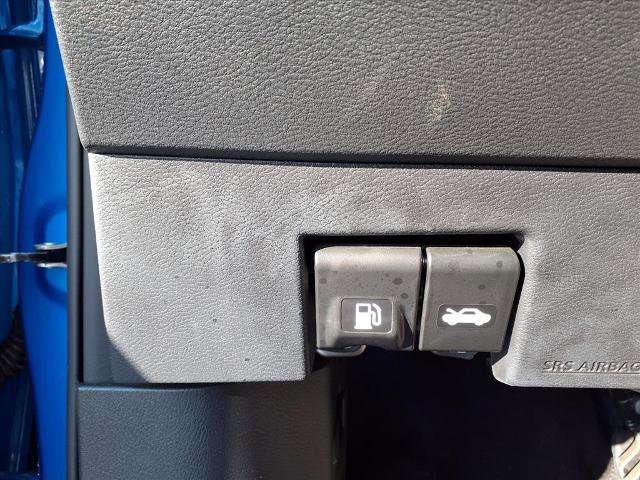 Used 2024 Nissan Kicks SR image 17