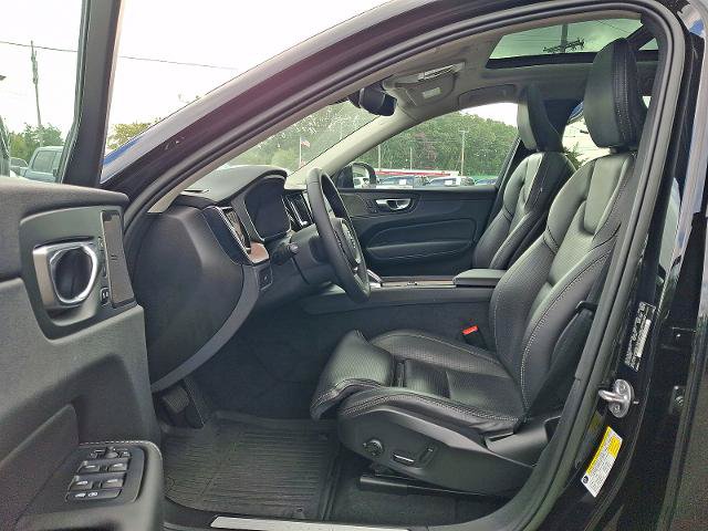 Used 2023 Volvo XC60 B5 Ultimate w/ Climate Package AWD/4WD image 13