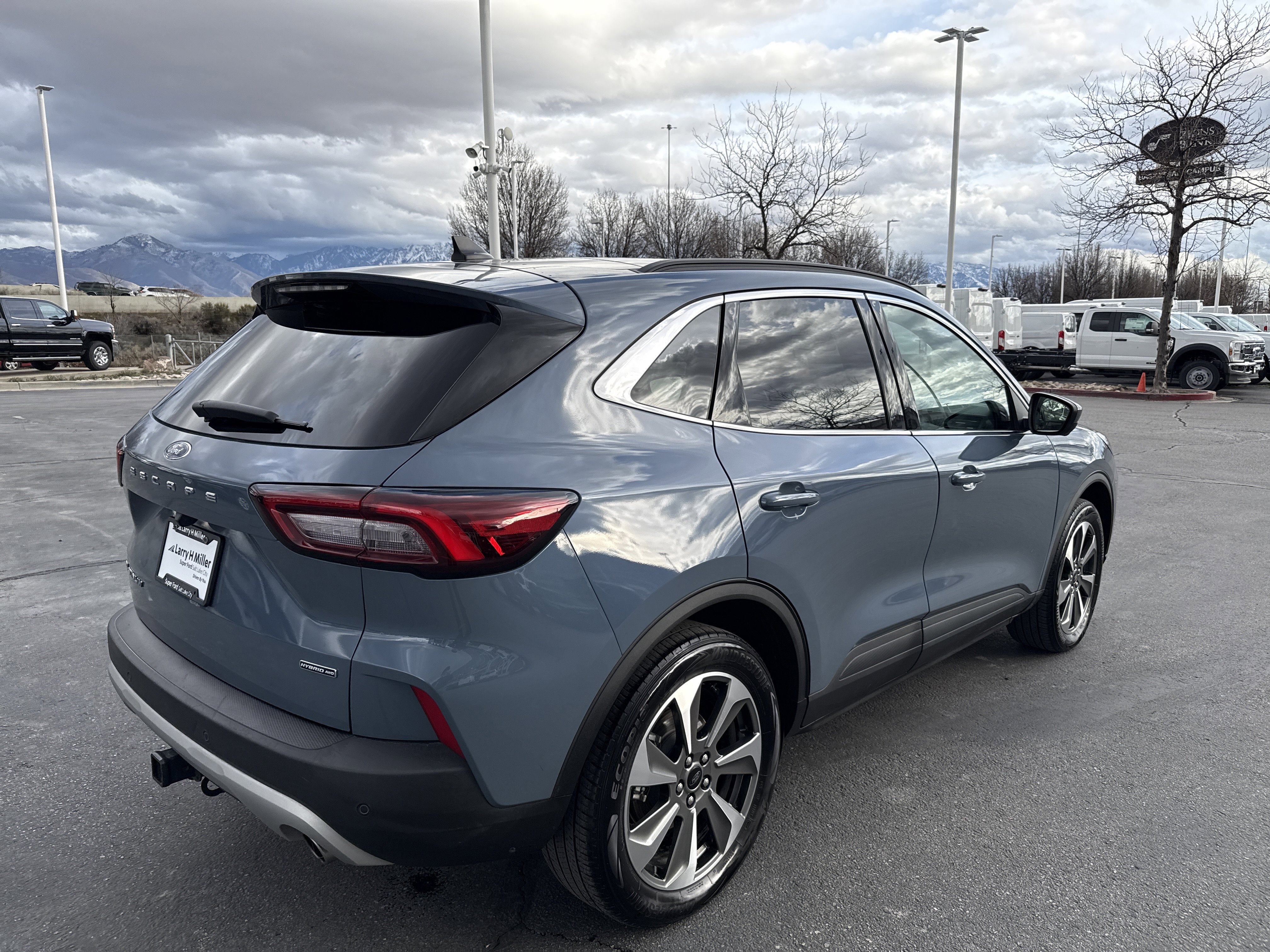 Certified 2024 Ford Escape Platinum w/ Class II Trailer Tow Package image 5