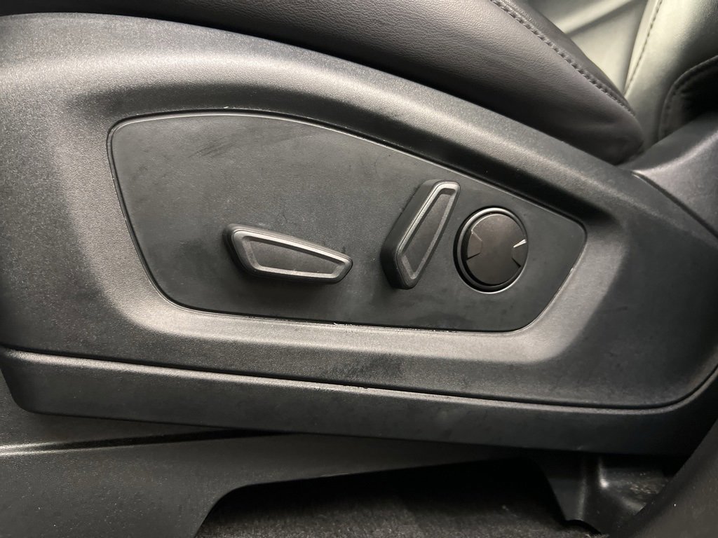 Certified 2023 Ford Explorer XLT w/ Equipment Group 202A image 27