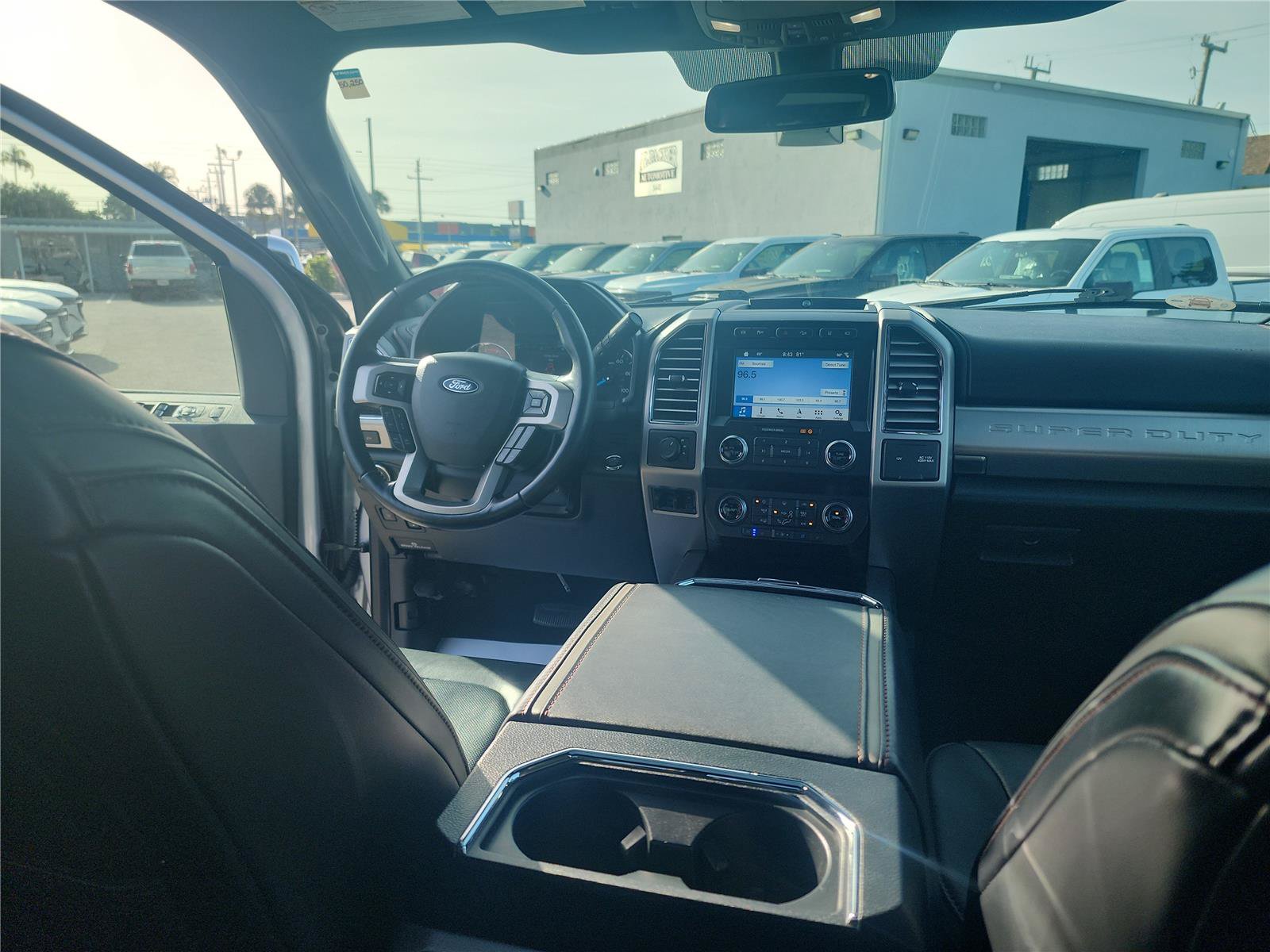 Certified 2019 Ford F450 Platinum w/ Platinum Ultimate Package AWD/4WD image 27