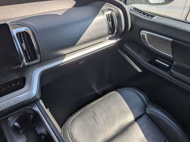 Certified 2025 Ford Expedition Platinum AWD/4WD image 17