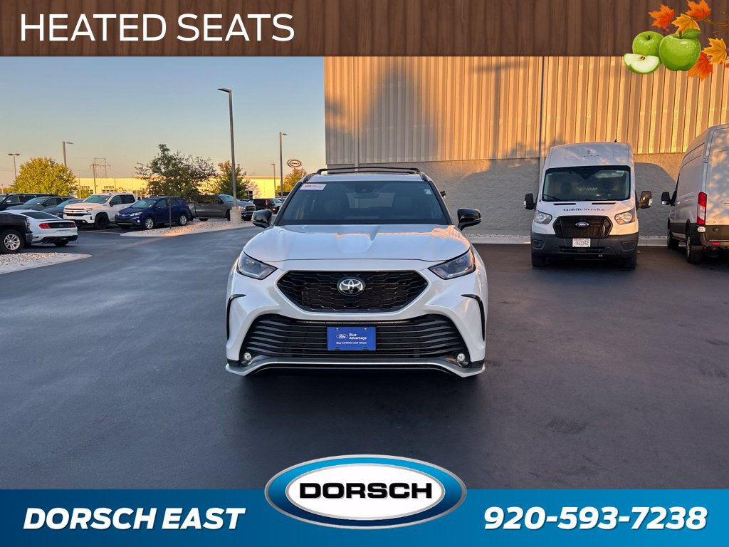 Used 2022 Toyota Highlander XSE AWD/4WD image 2