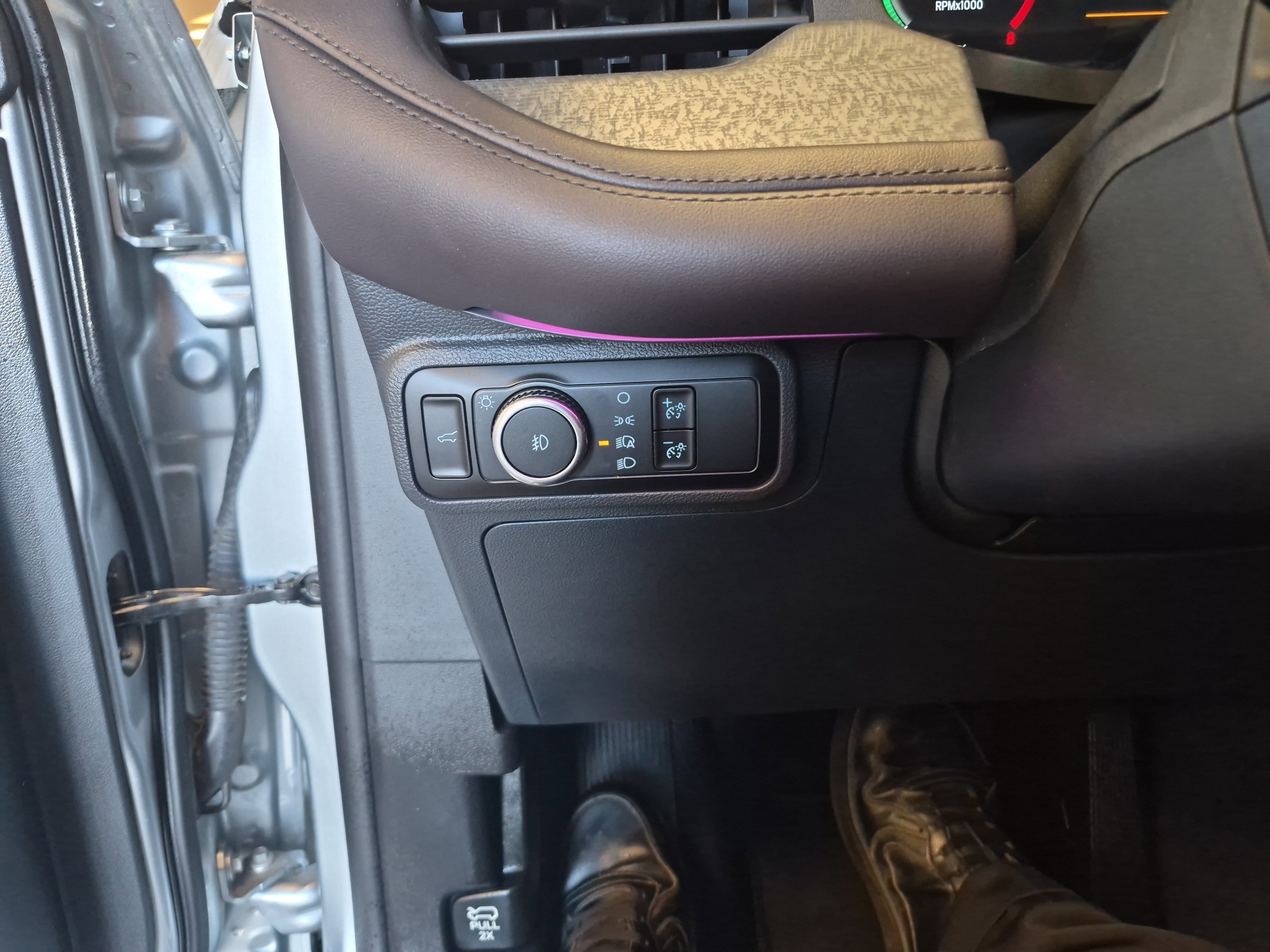 Certified 2025 Ford Explorer Platinum image 22