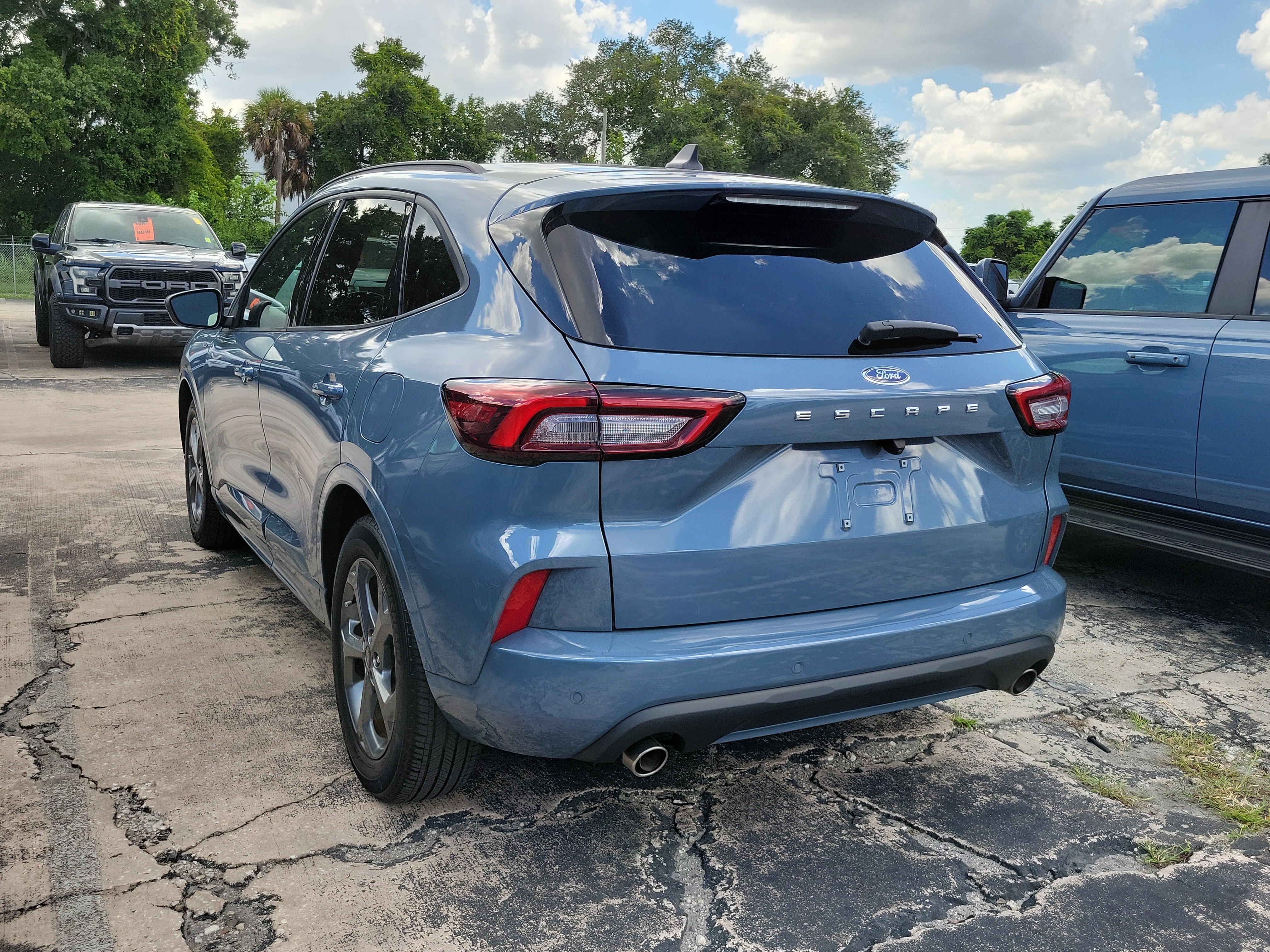 Certified 2023 Ford Escape ST-Line w/ Tech Pack #1 FWD image 4