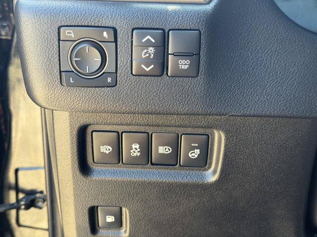 Used 2021 Lexus GX 460 Premium w/ Premium Package AWD/4WD image 25
