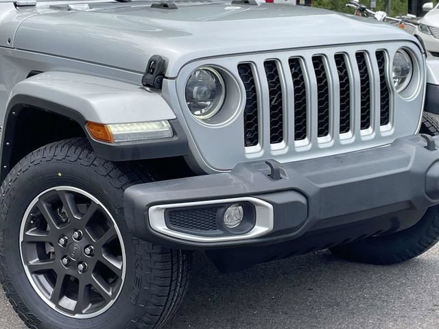 Used 2023 Jeep Gladiator Overland w/ LED Lighting Group AWD/4WD image 2