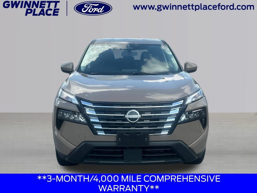 Used 2025 Nissan Rogue SV AWD/4WD image 2
