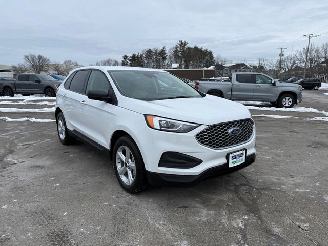 Certified 2023 Ford Edge SE image 2
