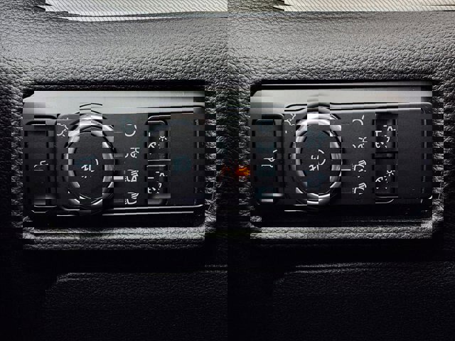 Certified 2023 Ford Explorer XLT w/ Equipment Group 202A image 18