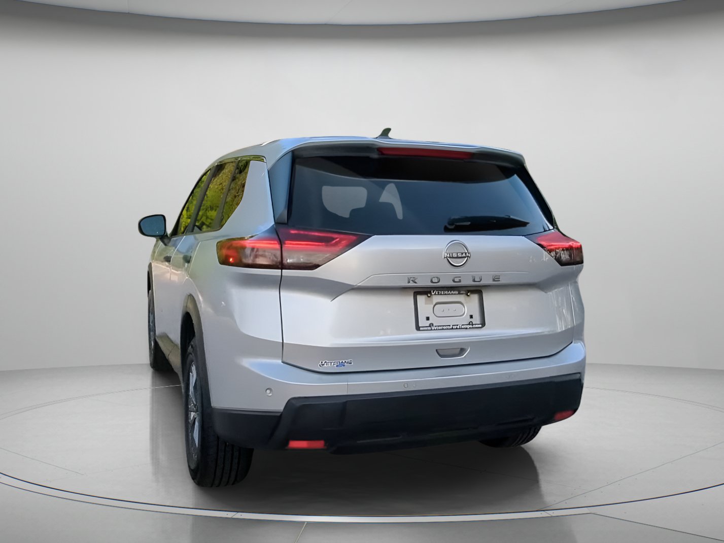 Used 2024 Nissan Rogue S FWD image 22