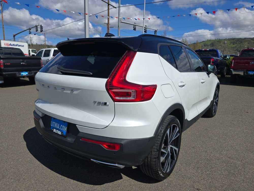 Used 2019 Volvo XC40 T5 R-Design image 5