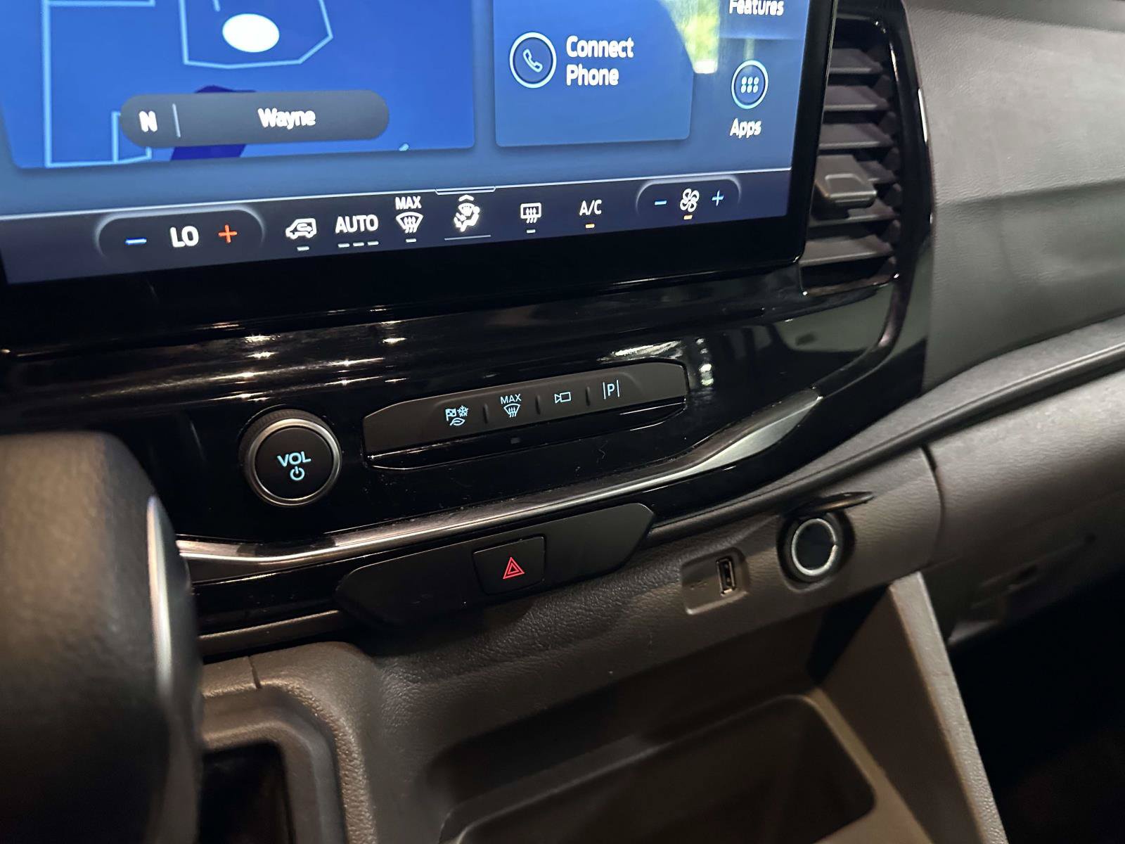Certified 2023 Ford Transit 350 XLT RWD image 21