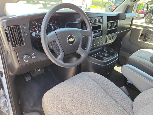 Used 2017 Chevrolet Express 3500 LT w/ LT Preferred Equipment Group RWD image 17