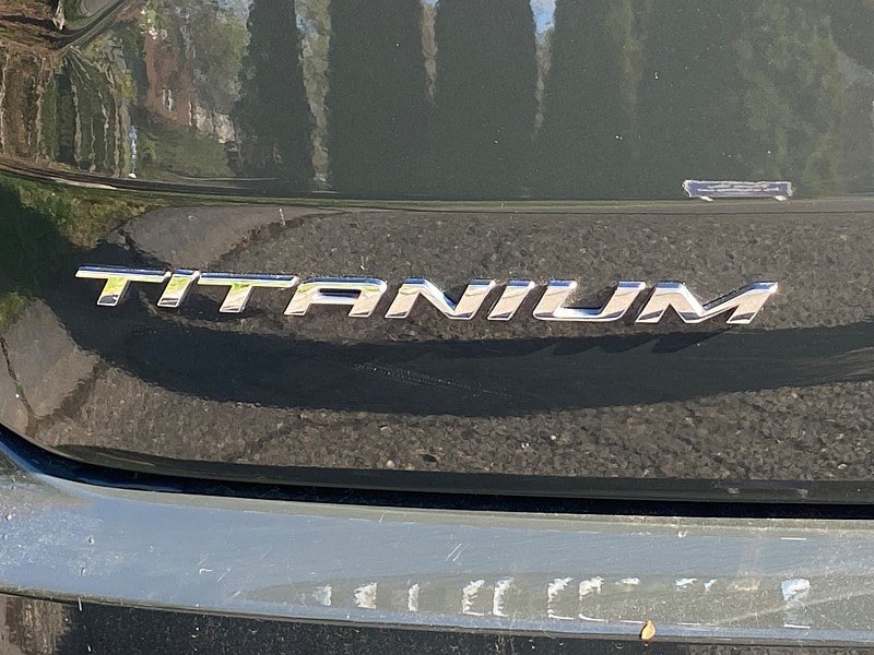 Certified 2023 Ford Edge Titanium AWD/4WD image 11