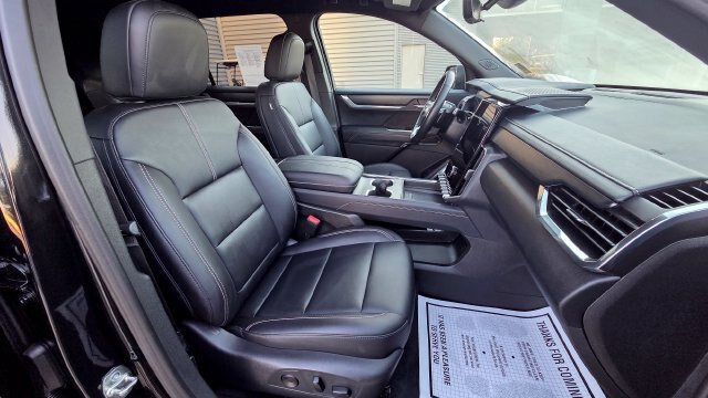 Used 2026 GMC Acadia Elevation w/ Elevation Premium Package FWD image 20