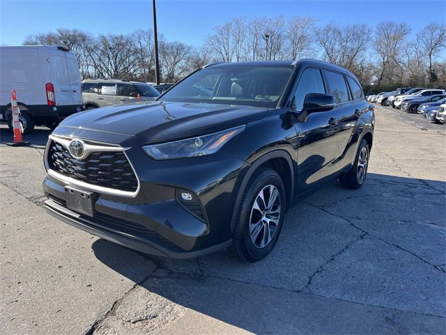 Used 2024 Toyota Highlander LE image 7