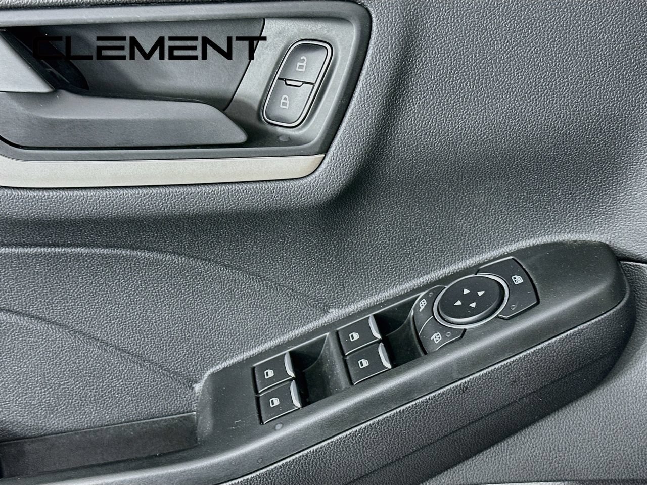 Certified 2022 Ford Escape SE w/ SE Sport Appearance Package FWD image 24