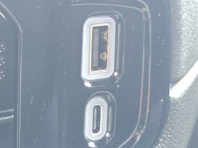 Used 2024 Chevrolet Silverado 1500 LT AWD/4WD image 33
