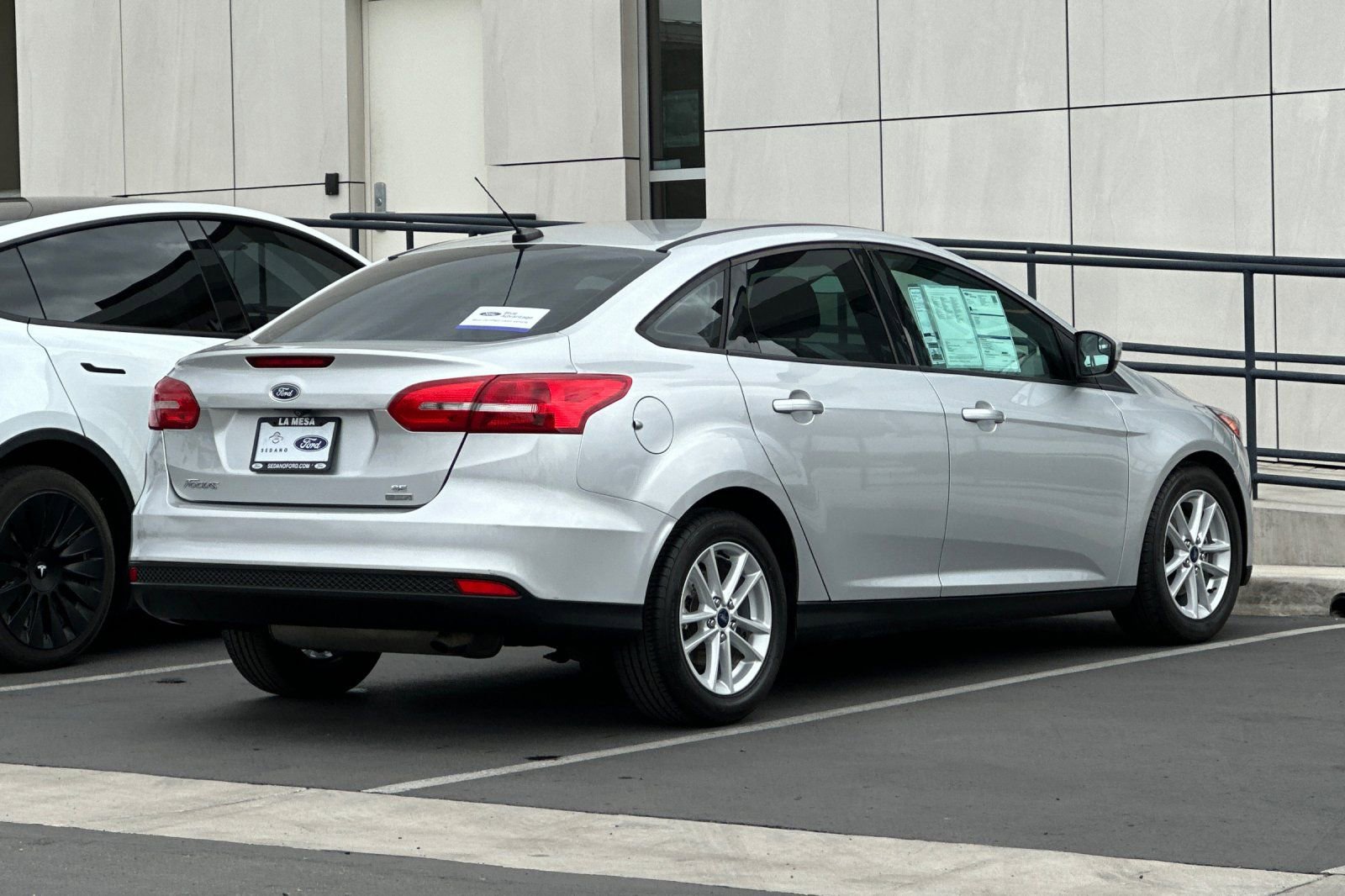 Certified 2018 Ford Focus SE FWD image 3
