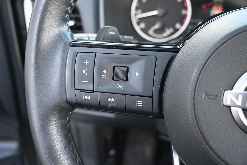 Used 2023 Nissan Rogue SL image 35