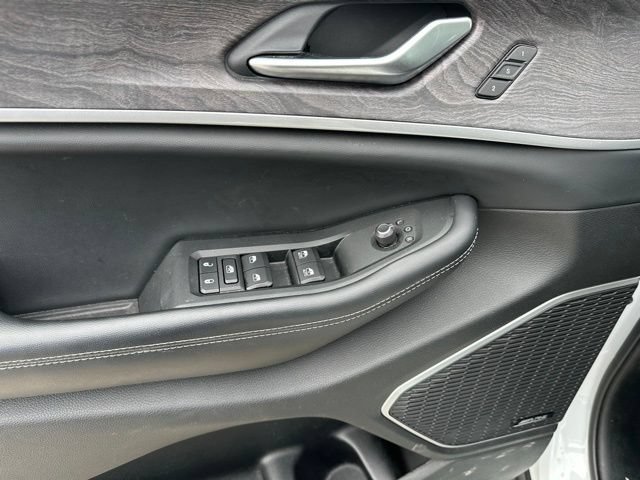 Used 2023 Jeep Grand Cherokee L Limited w/ Luxury Tech Group II AWD/4WD image 21