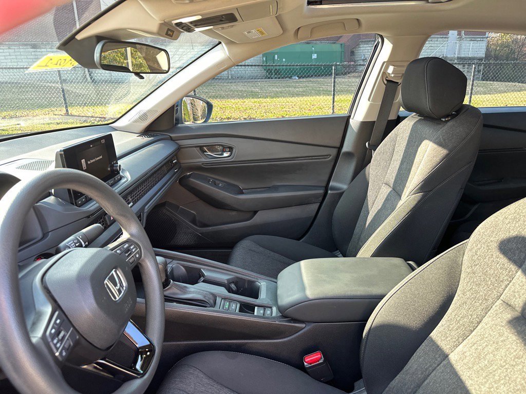 Used 2023 Honda Accord EX image 15