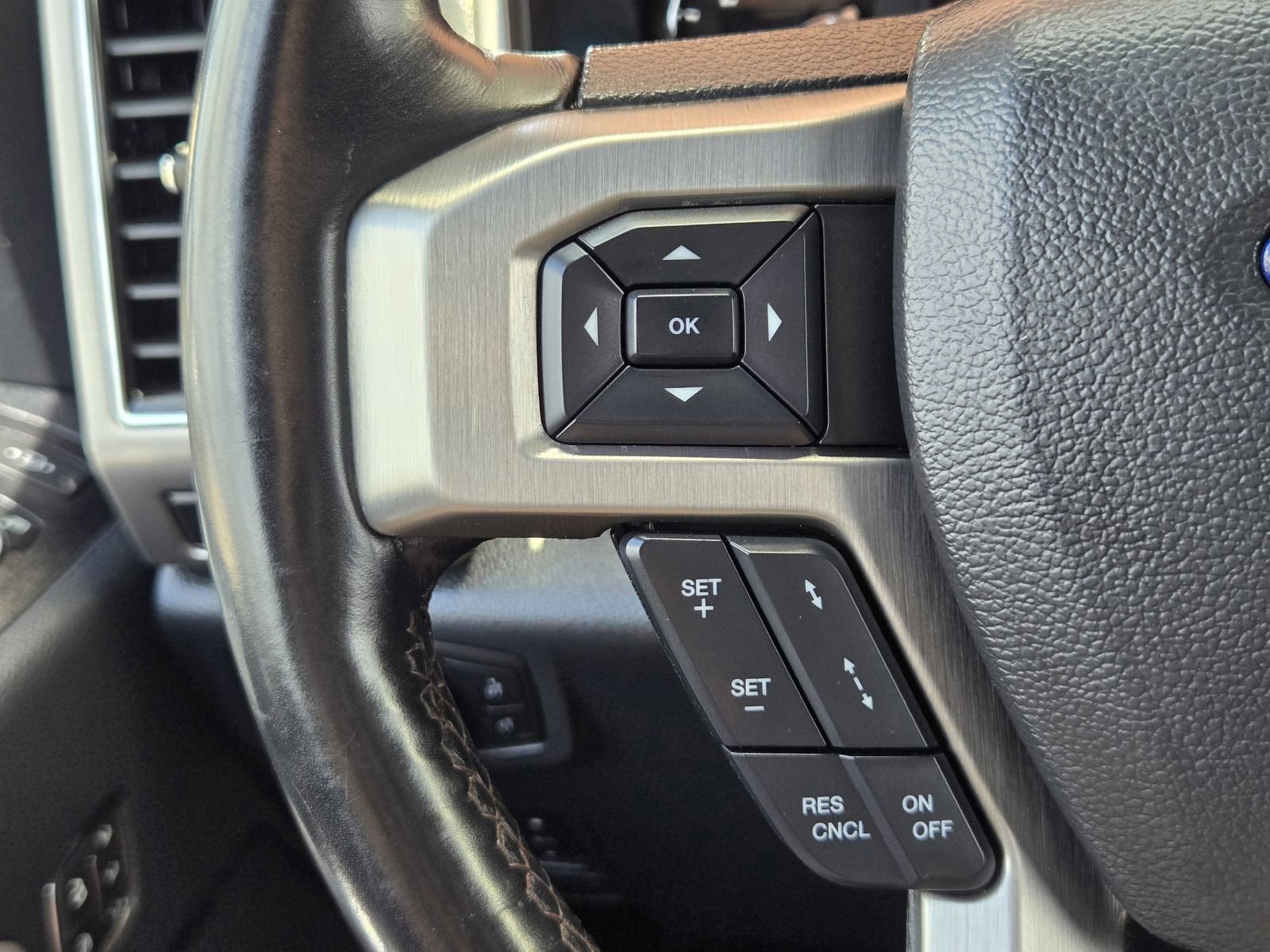 Certified 2022 Ford F350 Platinum AWD/4WD image 29
