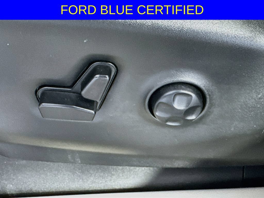 Used 2024 Chrysler Pacifica Touring-L FWD image 21